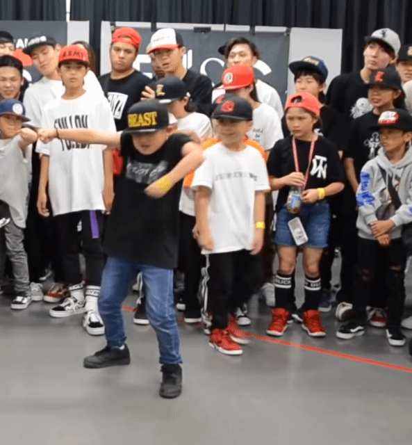 대체 커서 뭐가 되려고 벌써부터 저러는지 궁금한 아이들.gif | 인스티즈