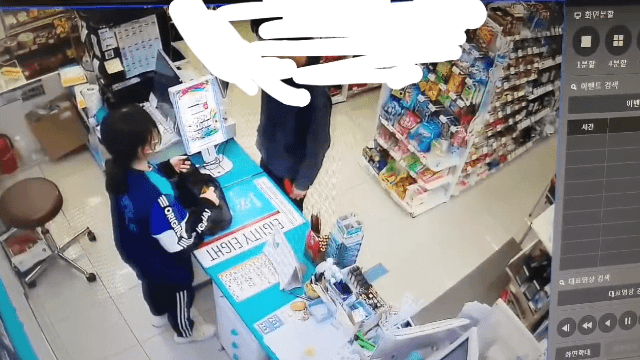 마스크 써달라고 했다가 뺨 맞은 알바생 | 인스티즈