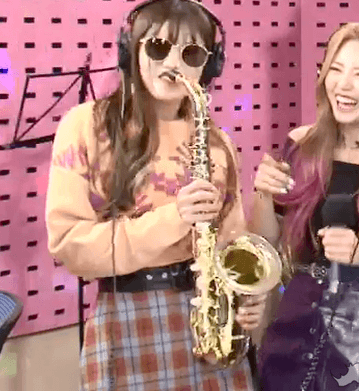 붐붐라디에오에서 저세상텐션을 보여준 프로미스나인.GIF | 인스티즈