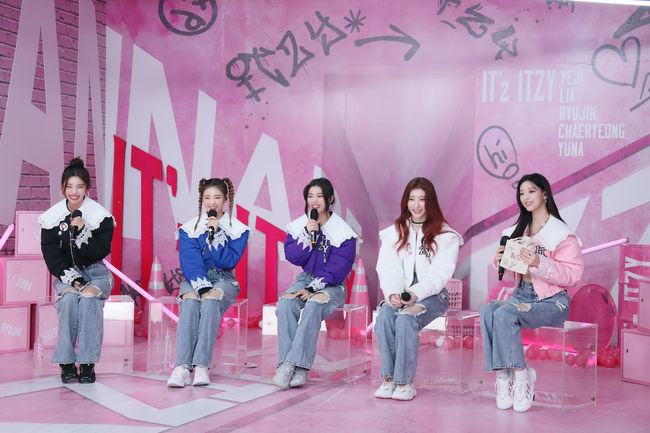 22일(수), ITZY 일본 앨범 'IT'z ITZY' 발매 | 인스티즈