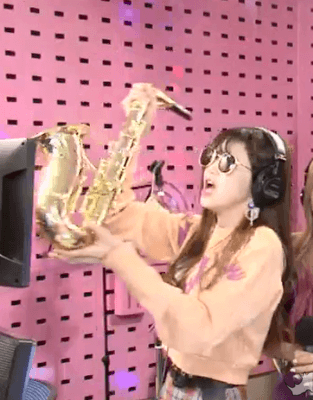 붐붐라디에오에서 저세상텐션을 보여준 프로미스나인.GIF | 인스티즈