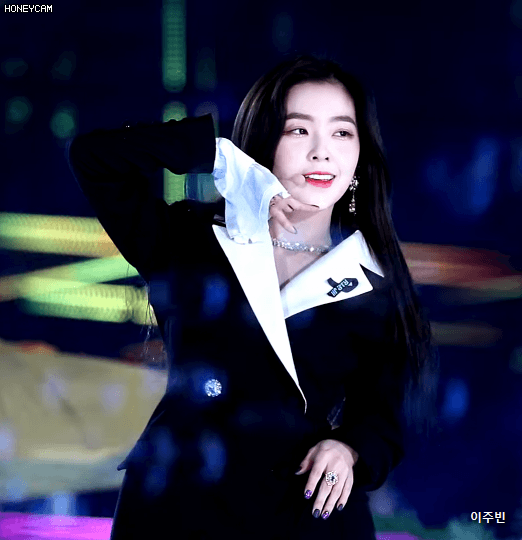 연말에도 미모 열일한 얼굴천재 아이린.gif | 인스티즈