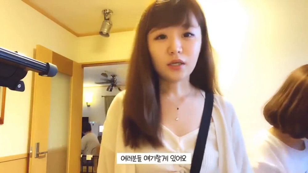 [스압주의] 일본인 캣맘 유튜버 1편 - 포크레인으로 마당 갈아엎음 | 인스티즈