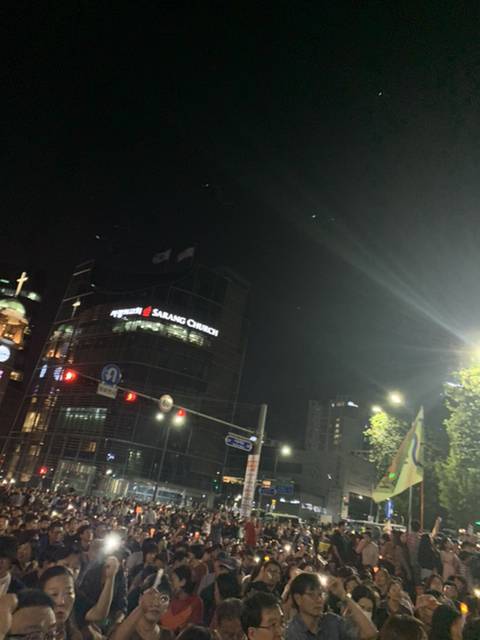 촛불집회에서 받은 선물 | 인스티즈