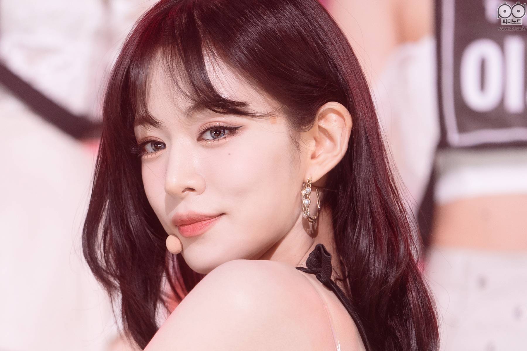 (스압)얼굴도 몸매도 예쁜 프로미스나인 이채영.jpgif | 인스티즈