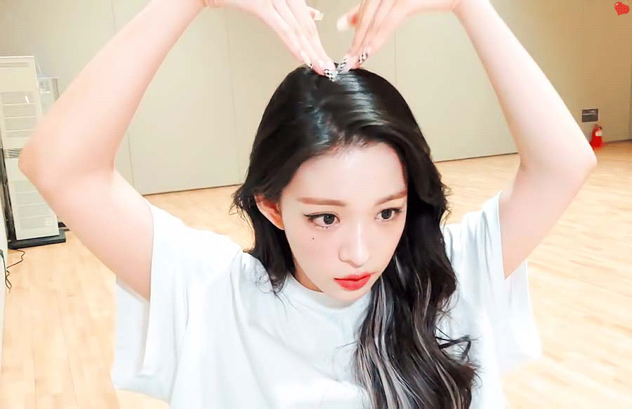 (스압)얼굴도 몸매도 예쁜 프로미스나인 이채영.jpgif | 인스티즈