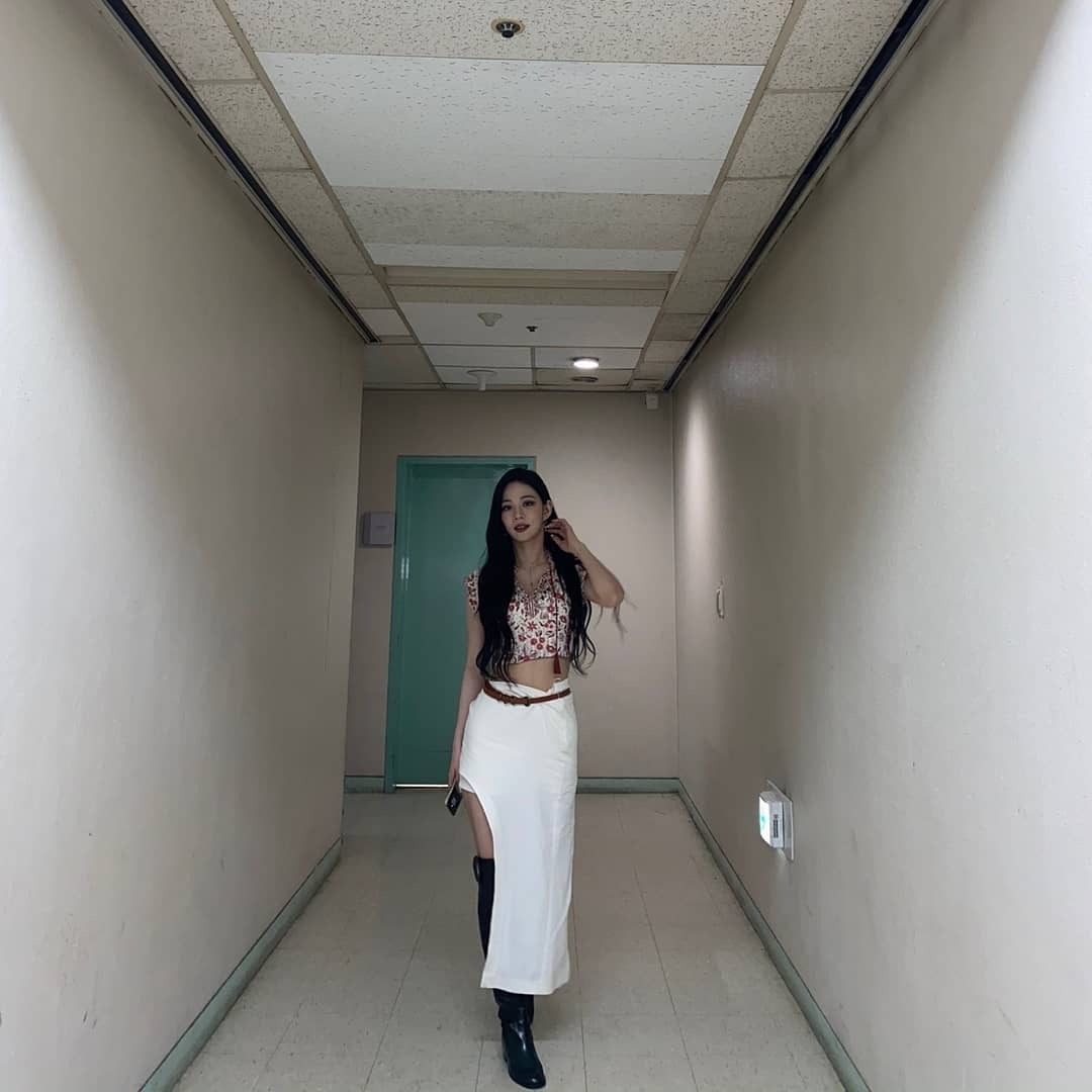 (스압)얼굴도 몸매도 예쁜 프로미스나인 이채영.jpgif | 인스티즈