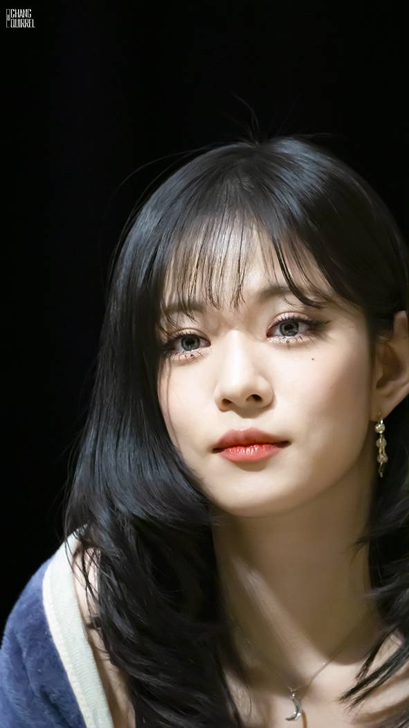 (스압)얼굴도 몸매도 예쁜 프로미스나인 이채영.jpgif | 인스티즈
