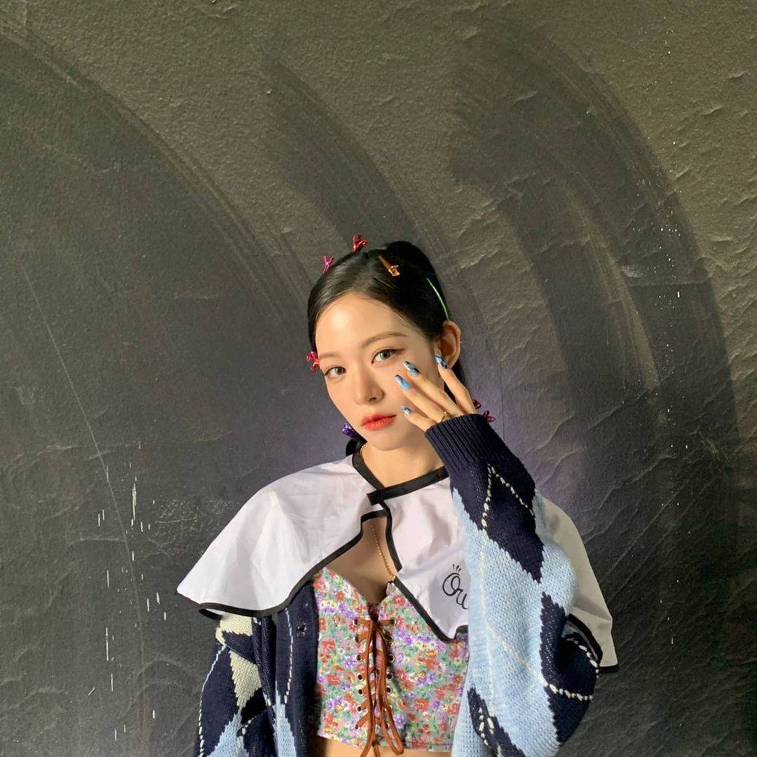 (스압)얼굴도 몸매도 예쁜 프로미스나인 이채영.jpgif | 인스티즈
