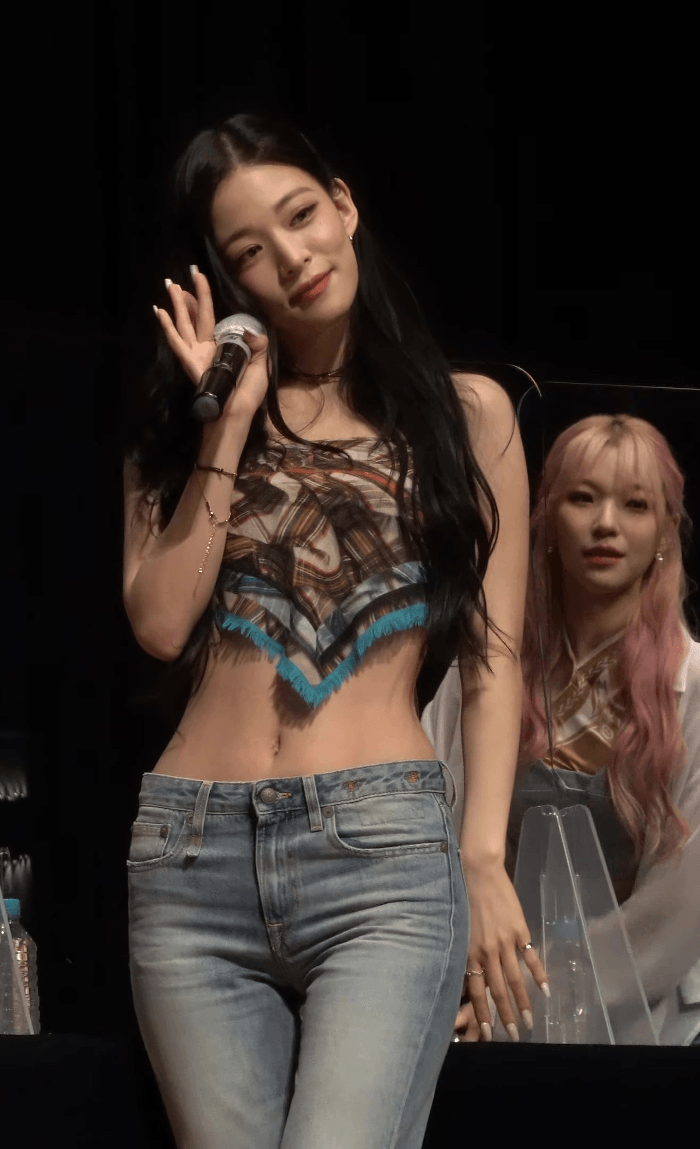 (스압)얼굴도 몸매도 예쁜 프로미스나인 이채영.jpgif | 인스티즈
