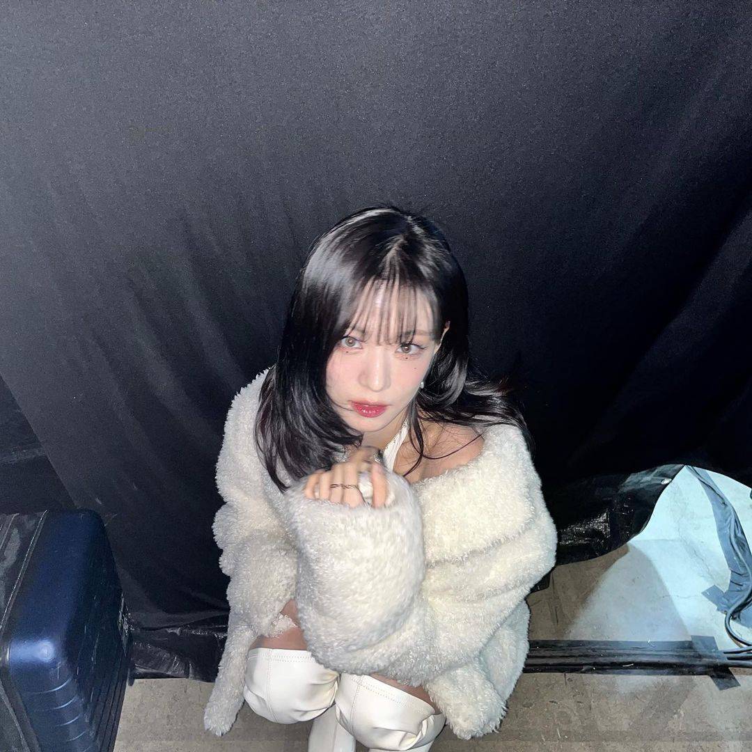 (스압)얼굴도 몸매도 예쁜 프로미스나인 이채영.jpgif | 인스티즈