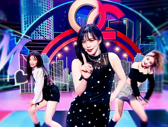 (스압)얼굴도 몸매도 예쁜 프로미스나인 이채영.jpgif | 인스티즈