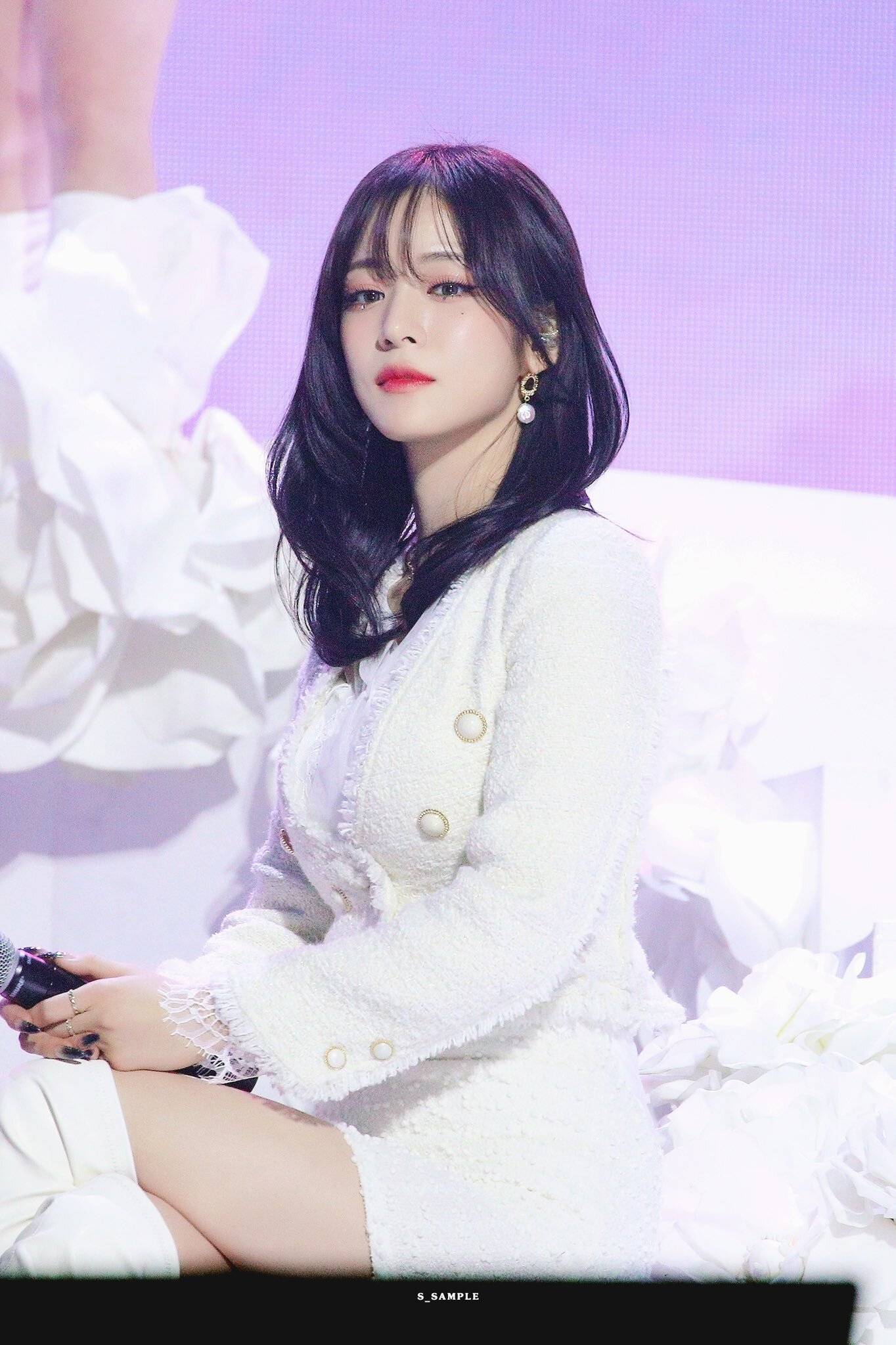 (스압)얼굴도 몸매도 예쁜 프로미스나인 이채영.jpgif | 인스티즈