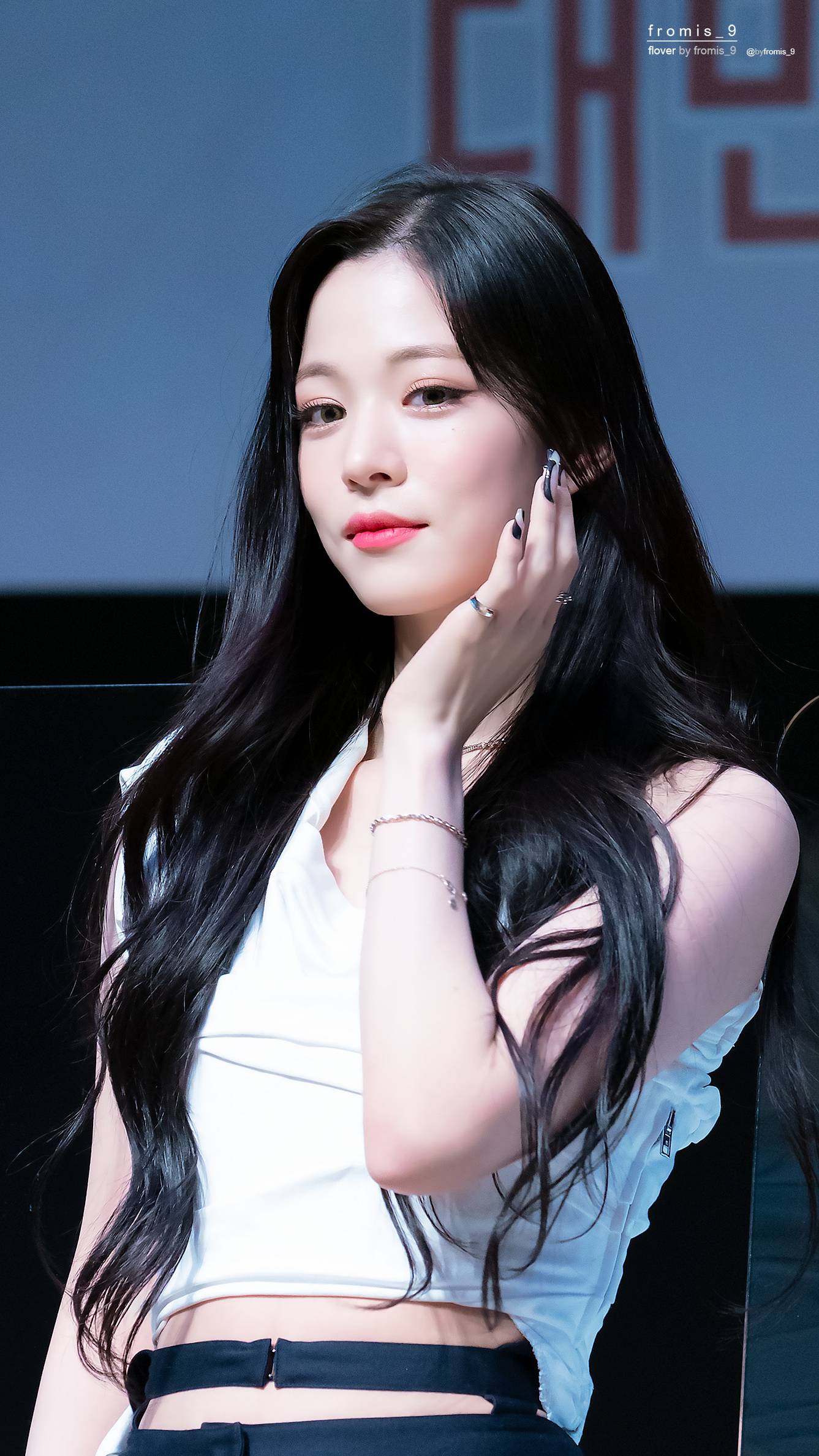 (스압)얼굴도 몸매도 예쁜 프로미스나인 이채영.jpgif | 인스티즈