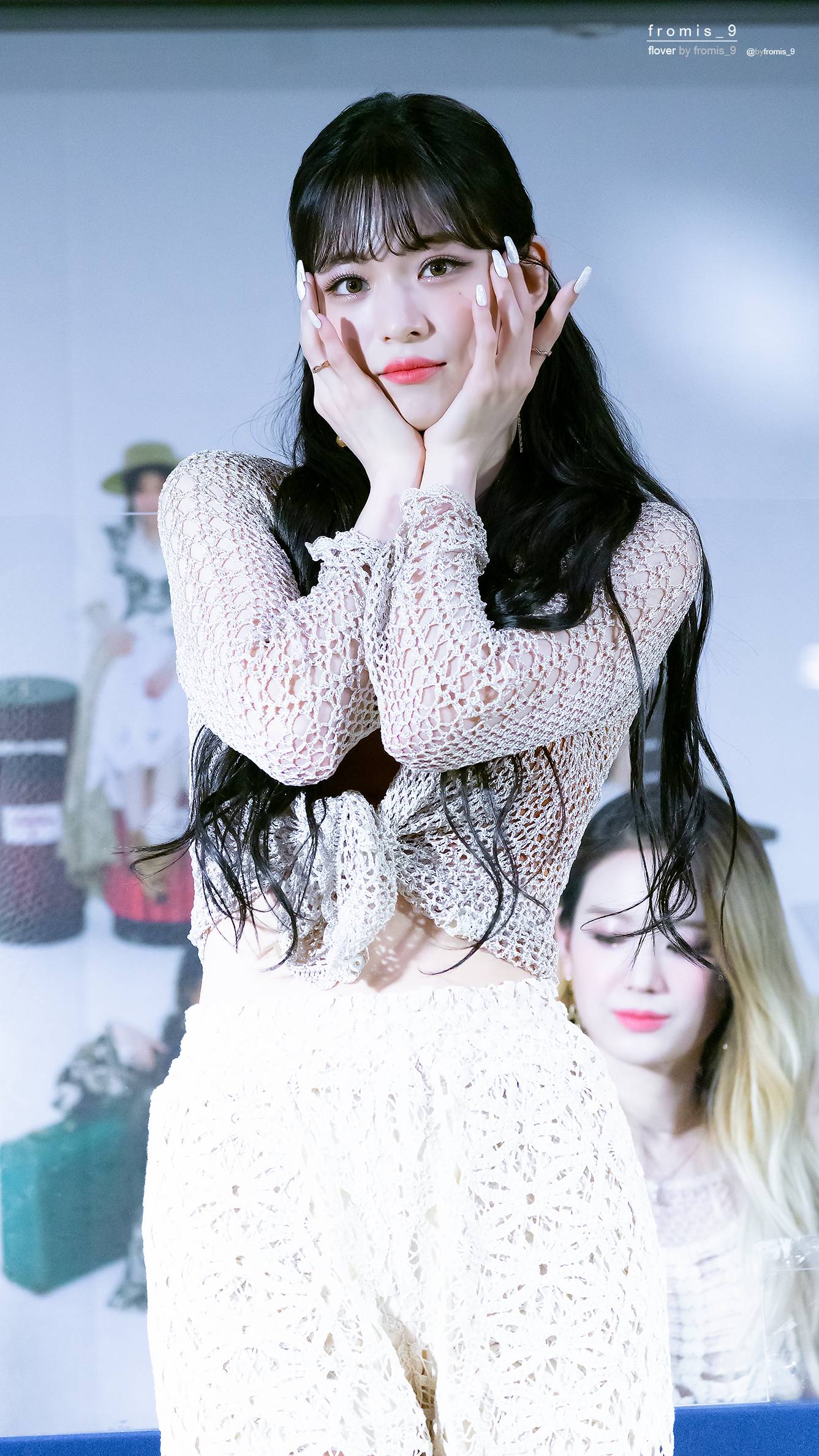 (스압)얼굴도 몸매도 예쁜 프로미스나인 이채영.jpgif | 인스티즈