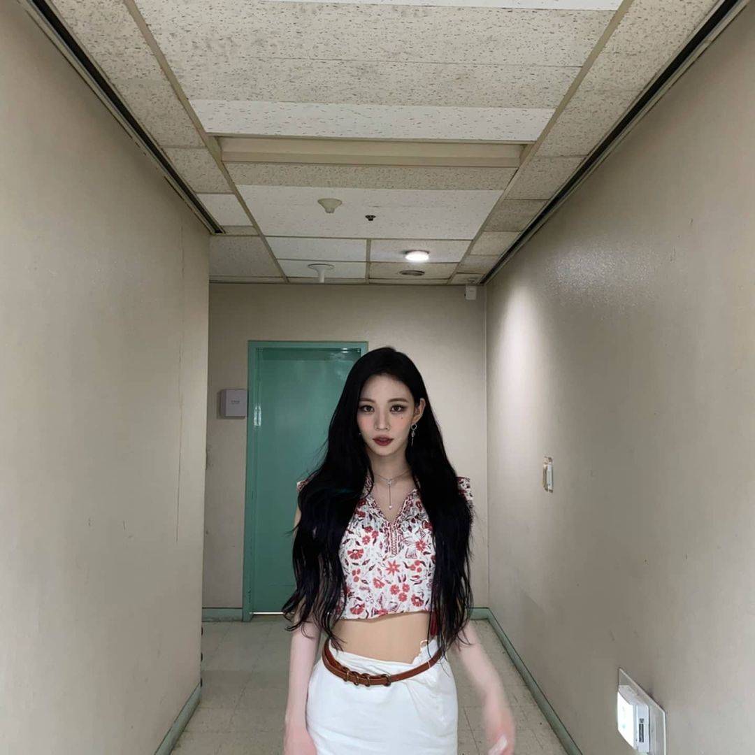 (스압)얼굴도 몸매도 예쁜 프로미스나인 이채영.jpgif | 인스티즈