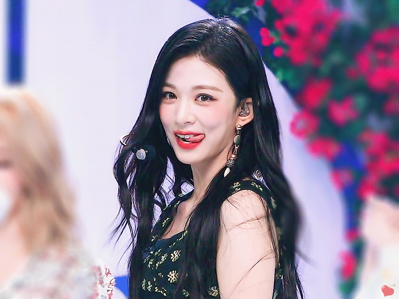 (스압)얼굴도 몸매도 예쁜 프로미스나인 이채영.jpgif | 인스티즈