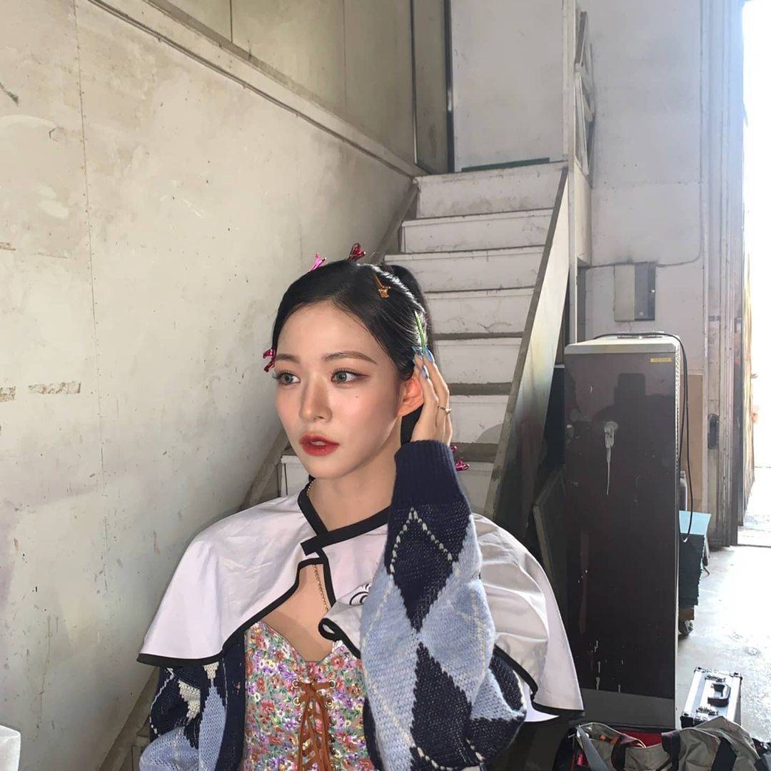 (스압)얼굴도 몸매도 예쁜 프로미스나인 이채영.jpgif | 인스티즈