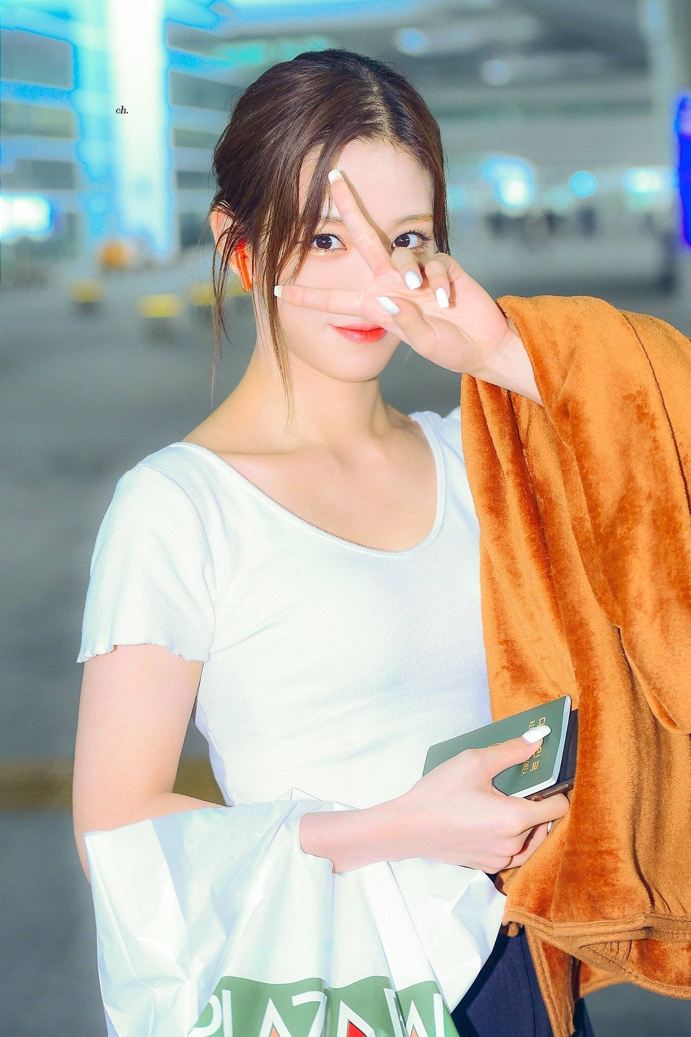 (스압)얼굴도 몸매도 예쁜 프로미스나인 이채영.jpgif | 인스티즈