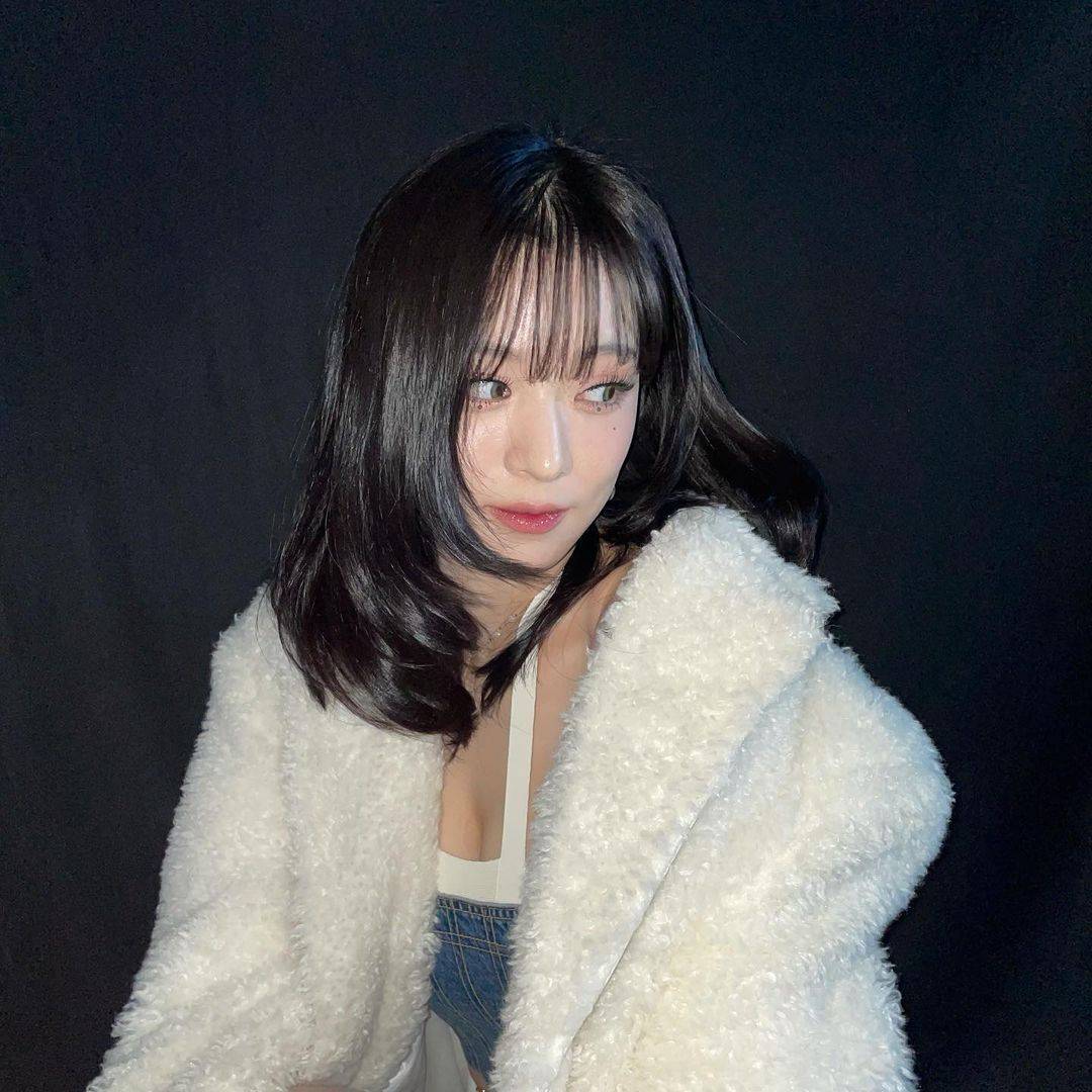 (스압)얼굴도 몸매도 예쁜 프로미스나인 이채영.jpgif | 인스티즈