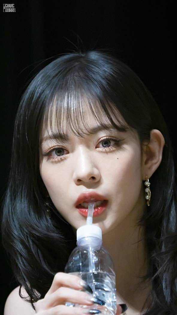 (스압)얼굴도 몸매도 예쁜 프로미스나인 이채영.jpgif | 인스티즈