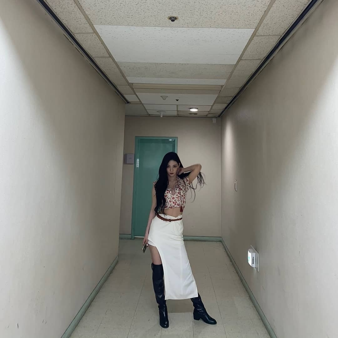 (스압)얼굴도 몸매도 예쁜 프로미스나인 이채영.jpgif | 인스티즈