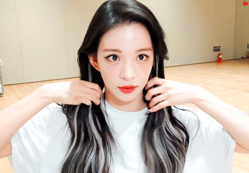 (스압)얼굴도 몸매도 예쁜 프로미스나인 이채영.jpgif | 인스티즈