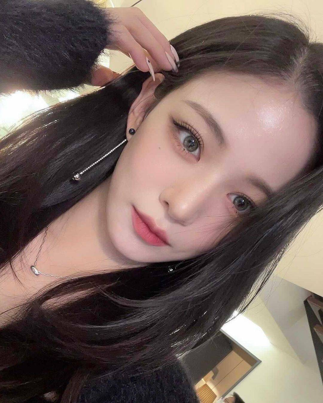 (스압)얼굴도 몸매도 예쁜 프로미스나인 이채영.jpgif | 인스티즈