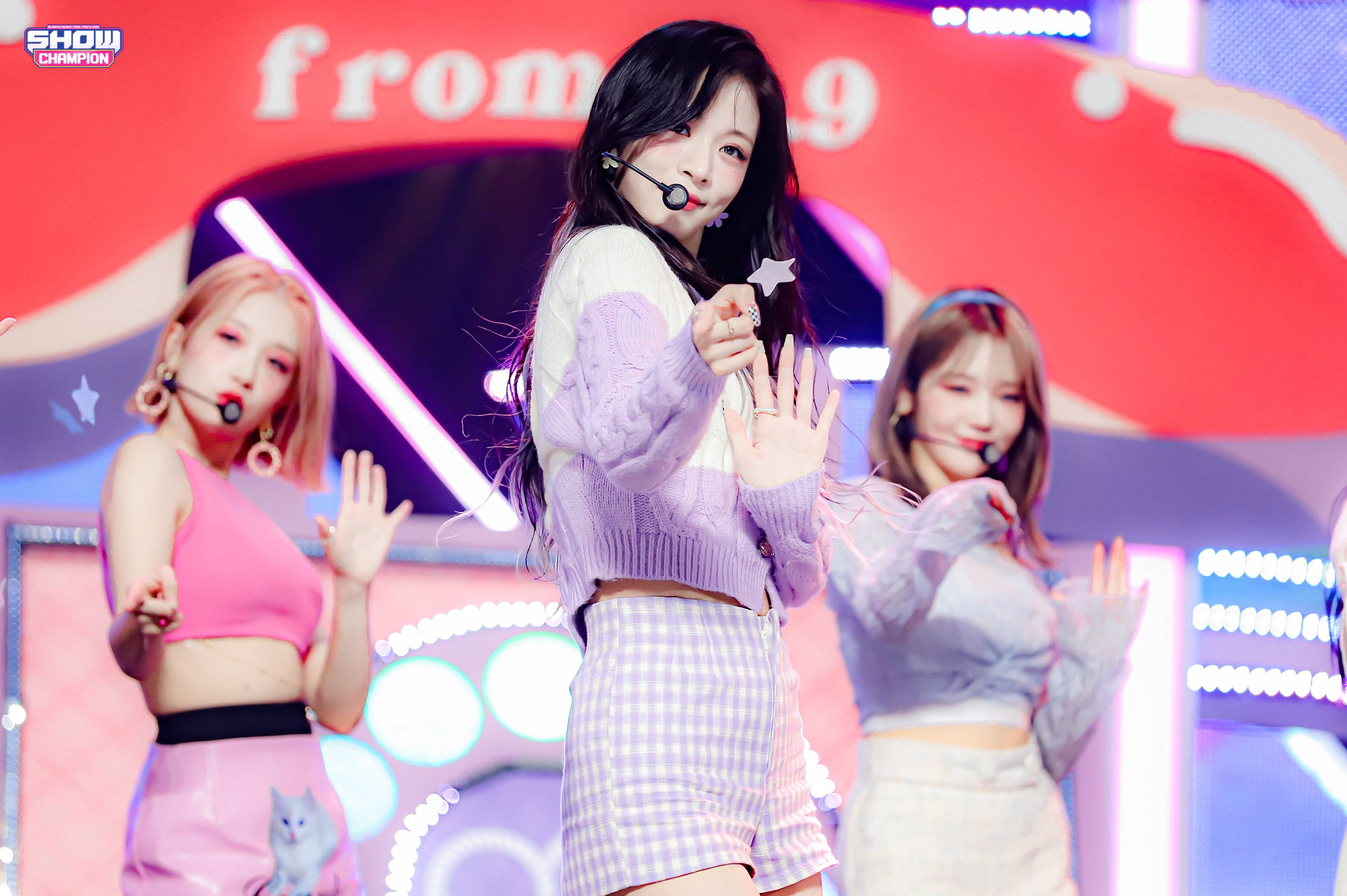 (스압)얼굴도 몸매도 예쁜 프로미스나인 이채영.jpgif | 인스티즈