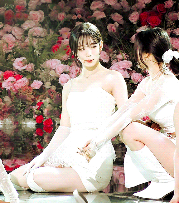(스압)얼굴도 몸매도 예쁜 프로미스나인 이채영.jpgif | 인스티즈