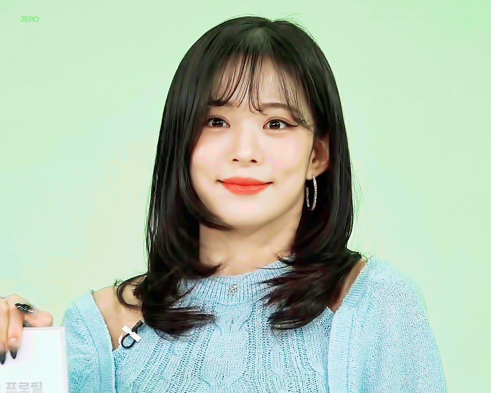 (스압)얼굴도 몸매도 예쁜 프로미스나인 이채영.jpgif | 인스티즈