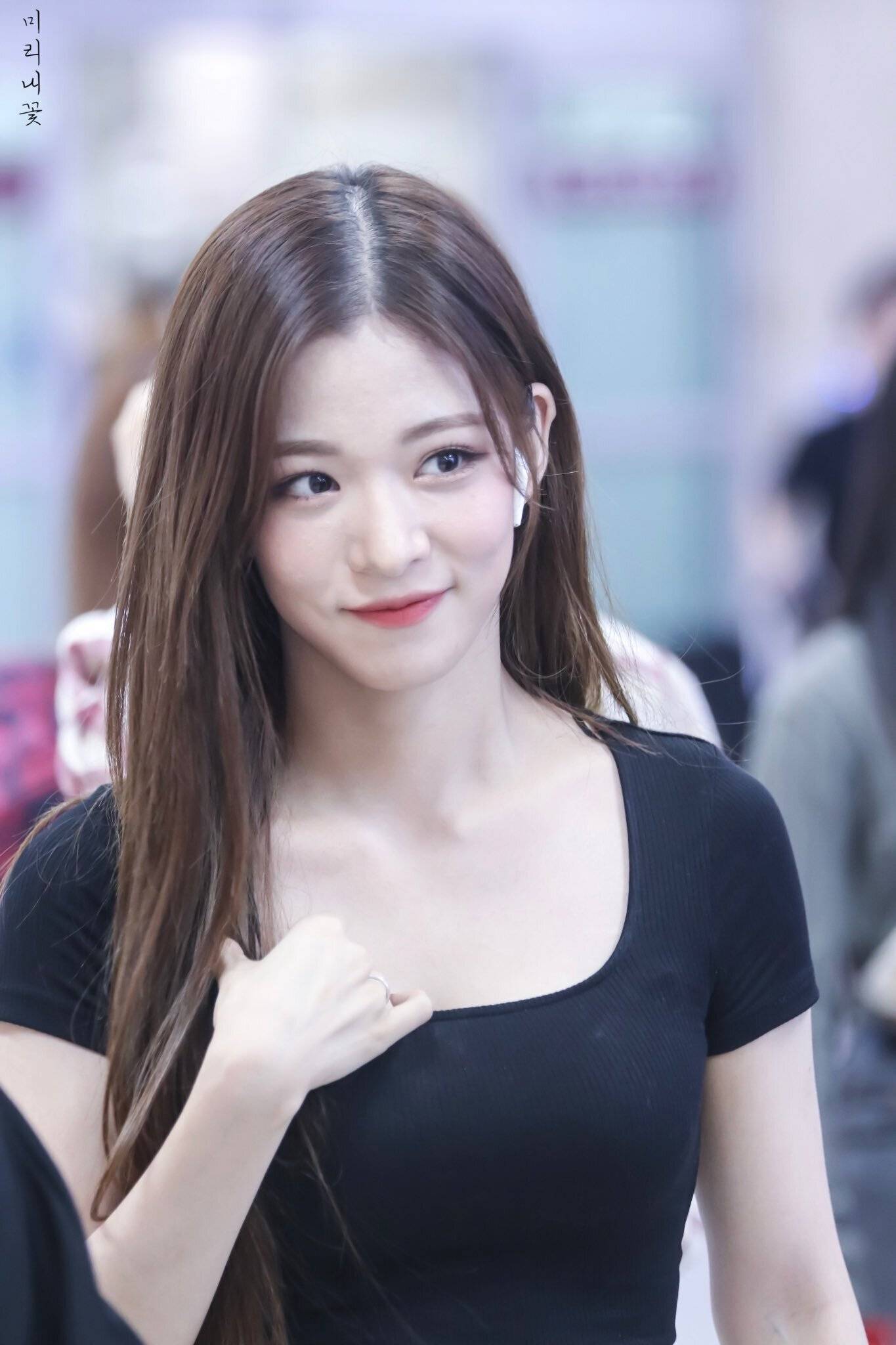 (스압)얼굴도 몸매도 예쁜 프로미스나인 이채영.jpgif | 인스티즈