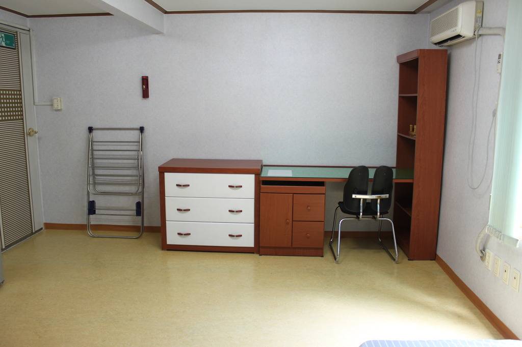 저장강박증 환자가 살고 나간 원룸(스압주의. 더러운 거 못보는 분들은 클릭 주의하시긔!) | 인스티즈