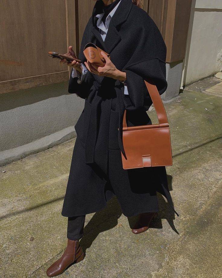 역시 검정 코트는 배신하지 않아유아차에 있던 아기가 사라짐.gif | 인스티즈