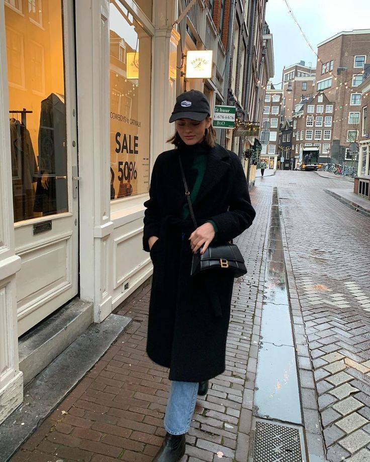 역시 검정 코트는 배신하지 않아유아차에 있던 아기가 사라짐.gif | 인스티즈