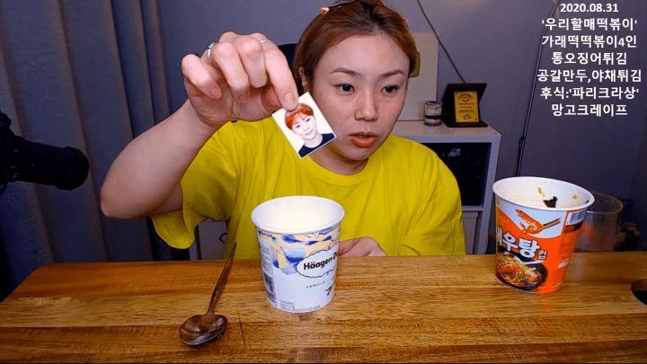 사진관에서 15년 동안 일했던 입짧은햇님이 말하는 여권 사진 팩폭...jpg | 인스티즈