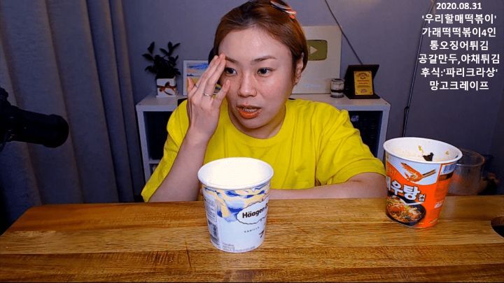 사진관에서 15년 동안 일했던 입짧은햇님이 말하는 여권 사진 팩폭...jpg | 인스티즈