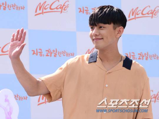 오늘자 투블럭한 짱잘 유아인 .jpg | 인스티즈