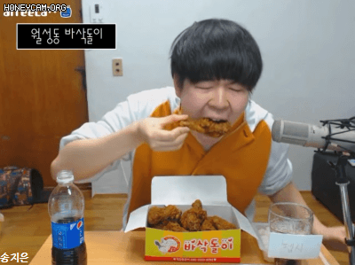 글쓴이 유튜브 입문 시켜준 유튜버.GIF - 인스티즈(instiz) 이슈 카테고리
