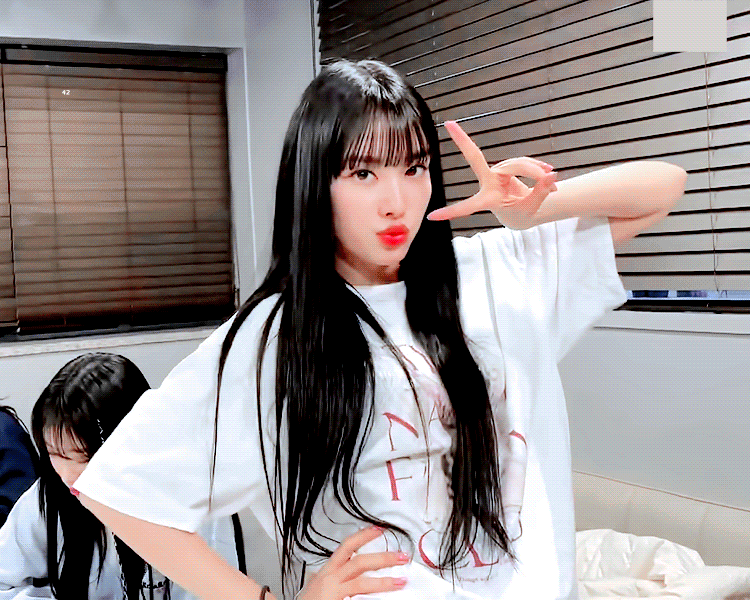 [잡담] 스테이씨 기사사진 뜰 때마다 너무 대놓고 엔프피걸 심자윤 | 인스티즈