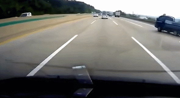 사고 회피 기동.gif | 인스티즈