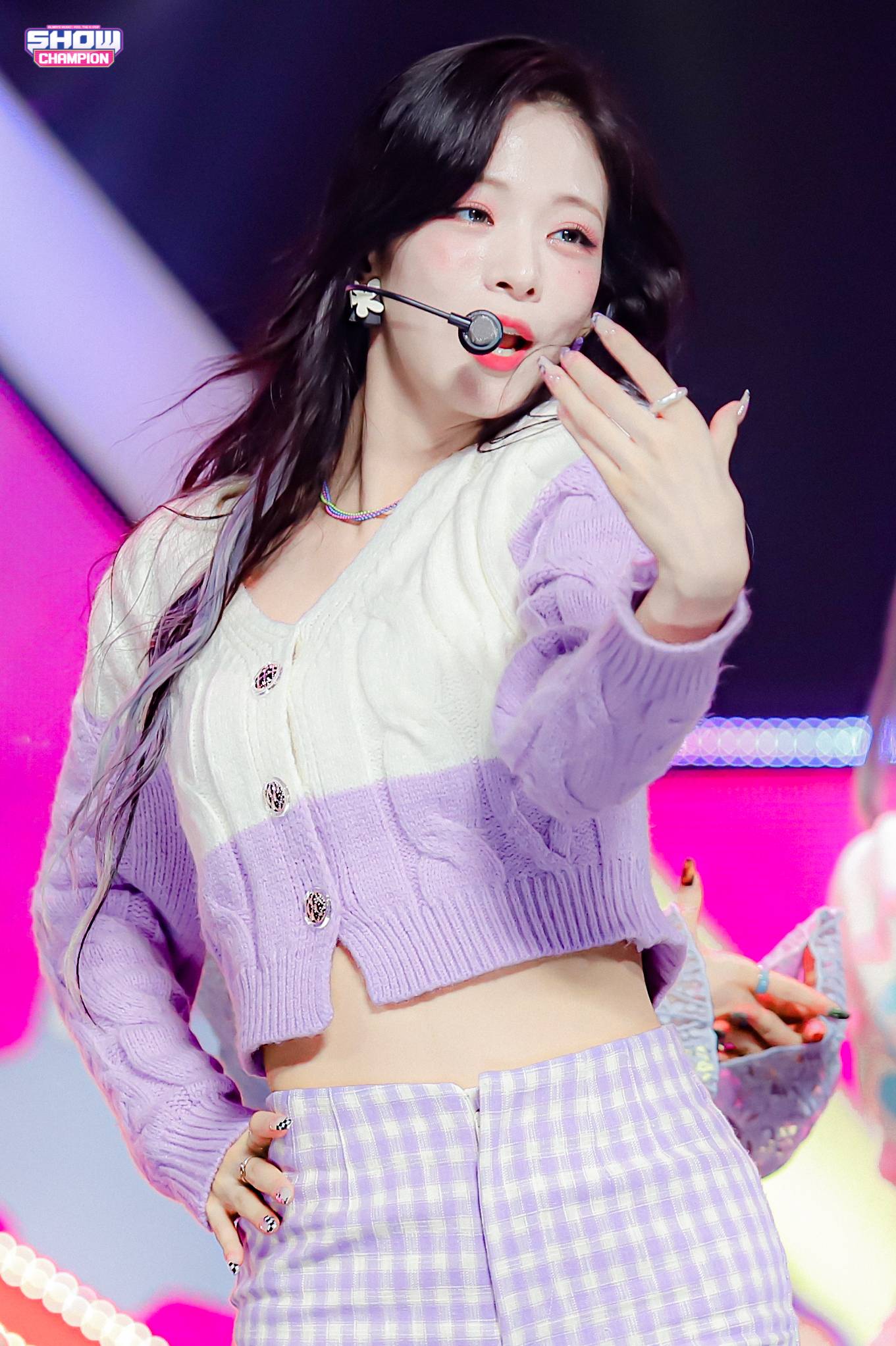 (스압)얼굴도 몸매도 예쁜 프로미스나인 이채영.jpgif | 인스티즈