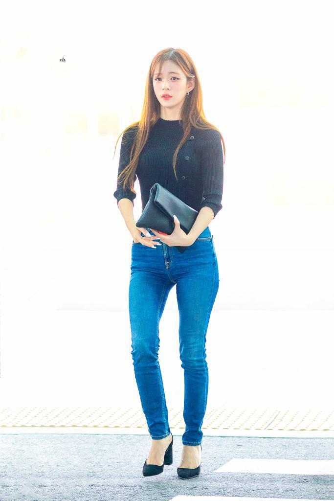 (스압)얼굴도 몸매도 예쁜 프로미스나인 이채영.jpgif | 인스티즈