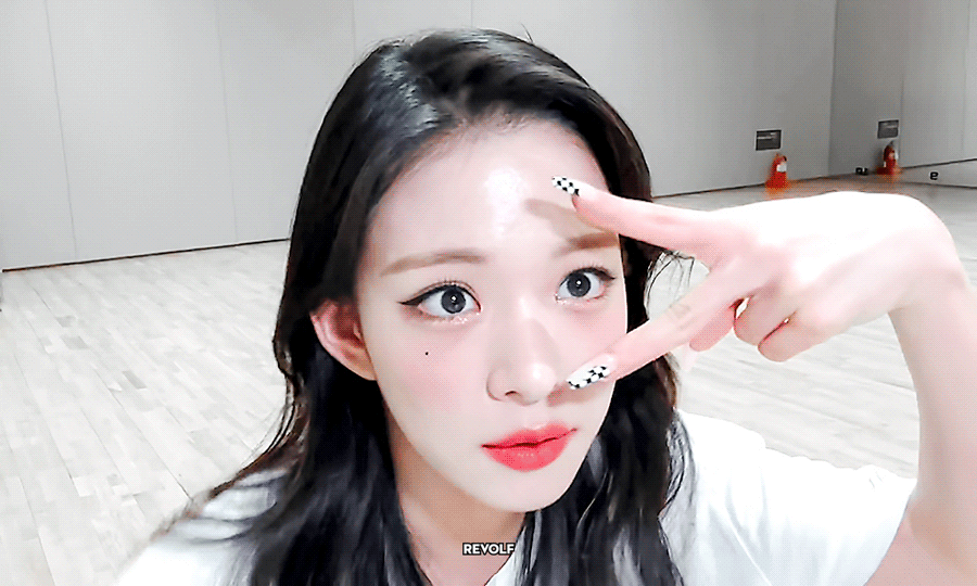 (스압)얼굴도 몸매도 예쁜 프로미스나인 이채영.jpgif | 인스티즈