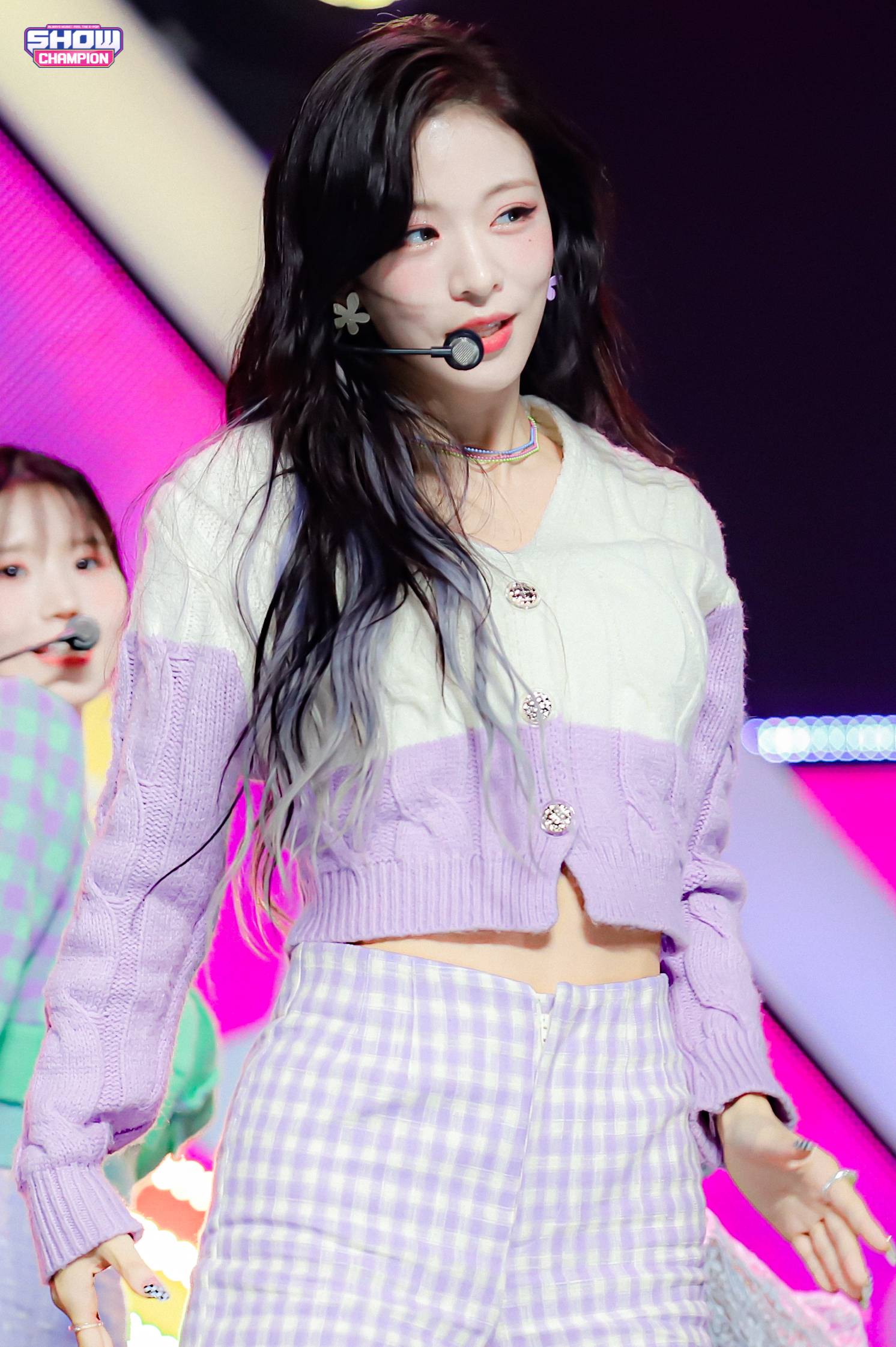 (스압)얼굴도 몸매도 예쁜 프로미스나인 이채영.jpgif | 인스티즈