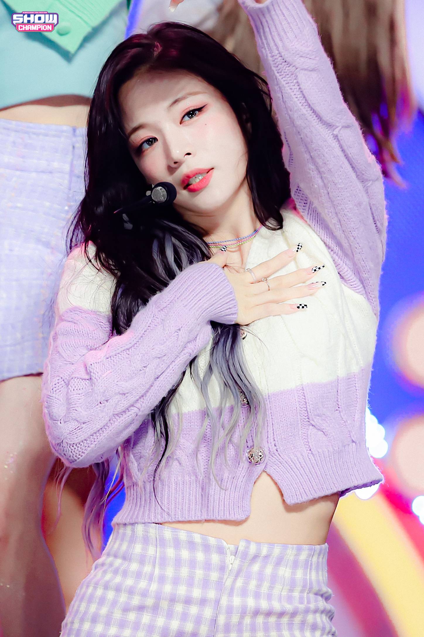 (스압)얼굴도 몸매도 예쁜 프로미스나인 이채영.jpgif | 인스티즈