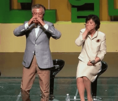 아직도 서로에 대한 사랑이 눈에 보이는 문재인대통령과 김정숙영부인 부부 | 인스티즈