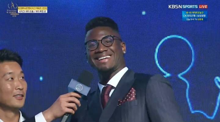 트와이스의 축하를 받은 말컹 (데이터) | 인스티즈