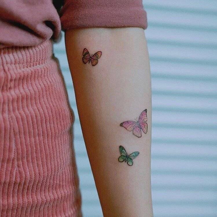 백예린 다리에 새로 추가된 타투.jpg | 인스티즈