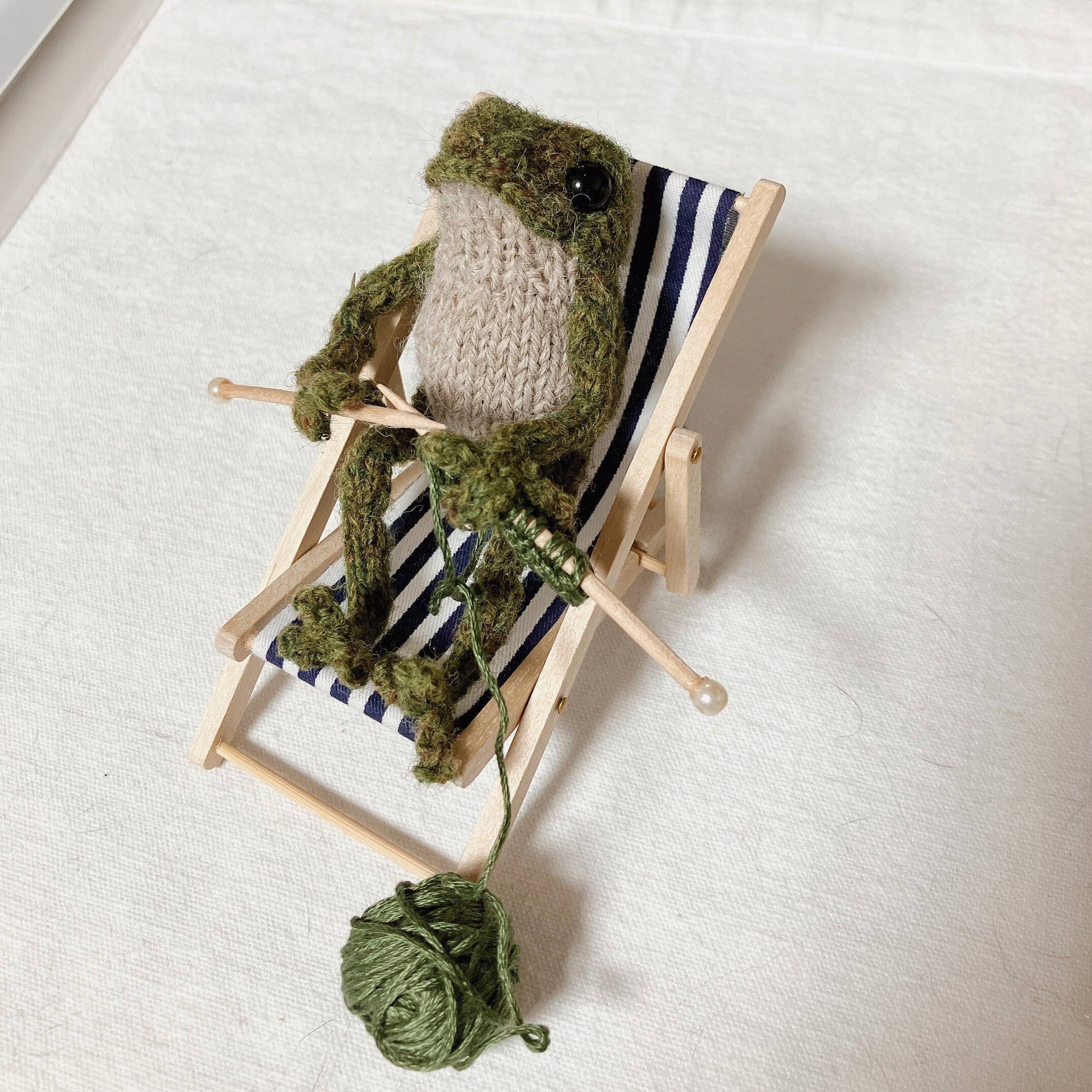 뜨개러들 사이에서 유행 중인 개구리 일명"뜨개굴" | 인스티즈